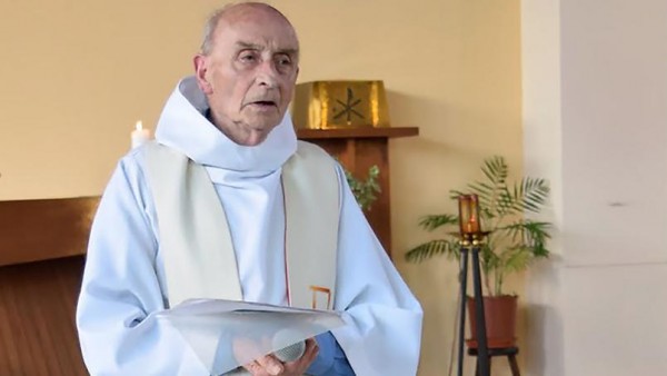 You are currently viewing 84 წლის კათოლიკე მღვდელს წირვის დროს ყელი გამოჭრეს